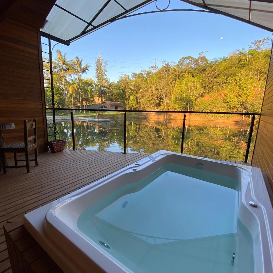 Chalé Deluxe com Banheira
